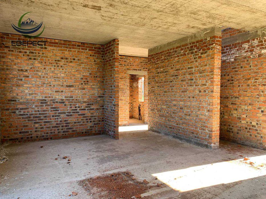 Продаж дуплекса на стадії будівництва