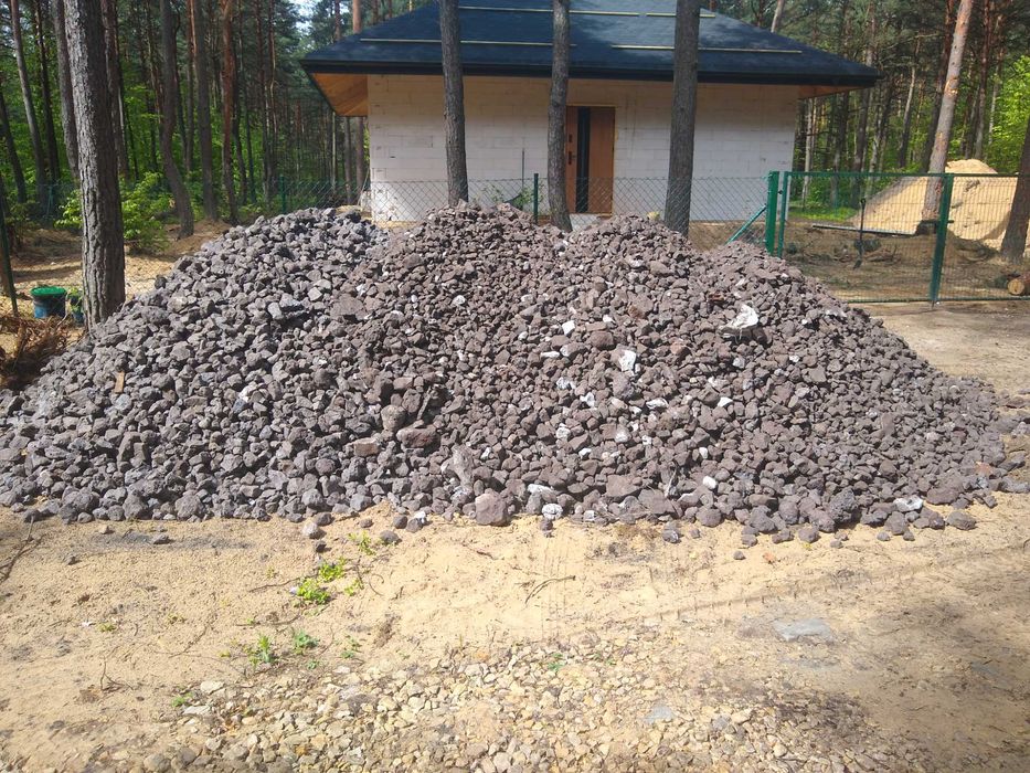 Usługi wywrotka koparką koparko-ładowarką wywóz gruzu Ziemia Ogrodowa