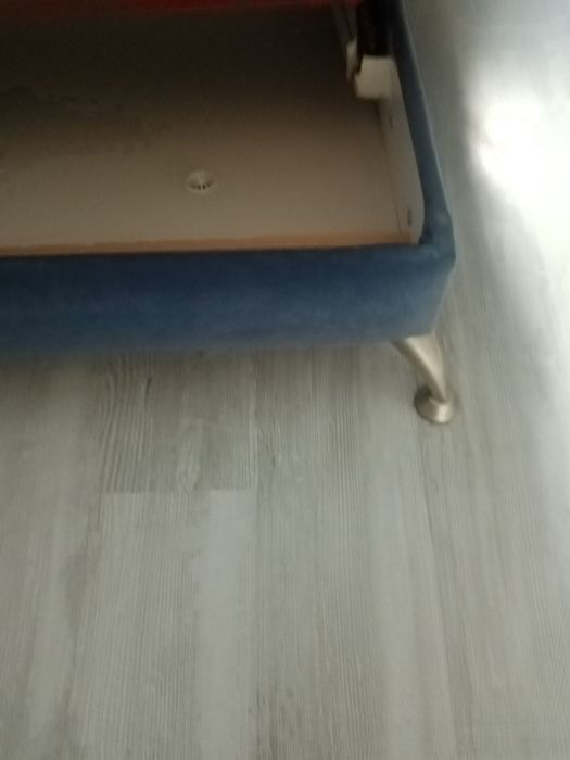 Piękna wygodna wersalka