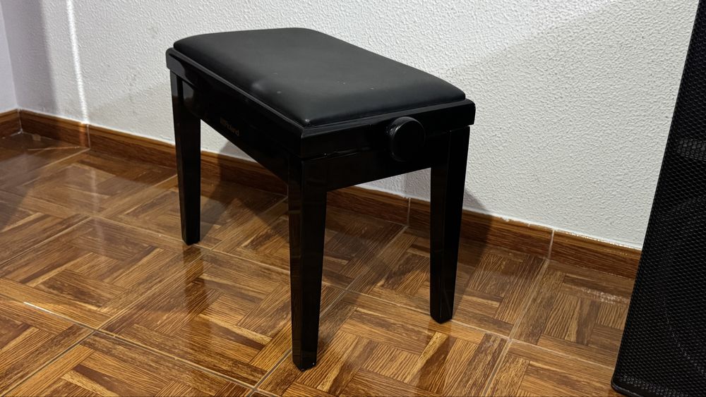 Banco de piano Roland