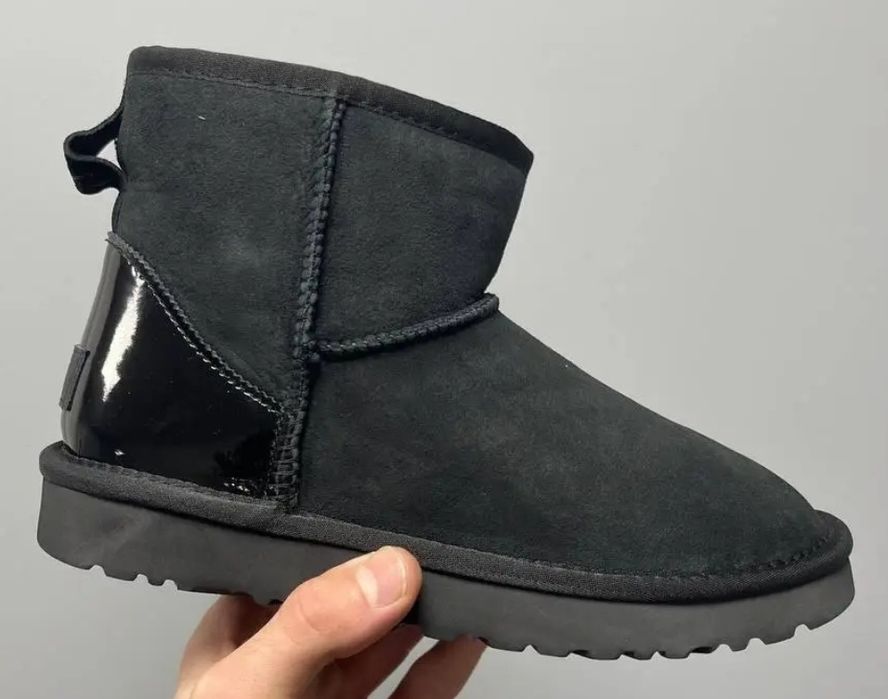 Уггі, ugg 37 розмір,  лакова вставка, 23 смсм