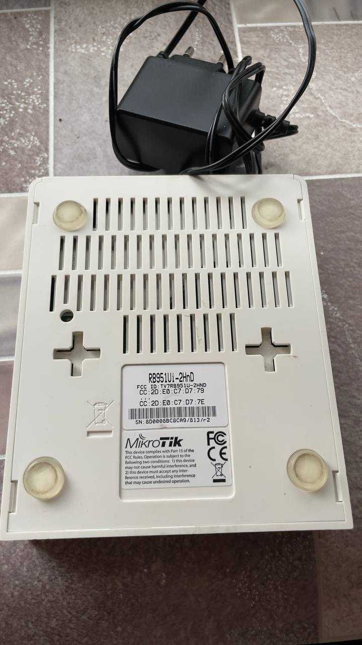 Маршрутизатор MikroTik RB951Ui-2HnD