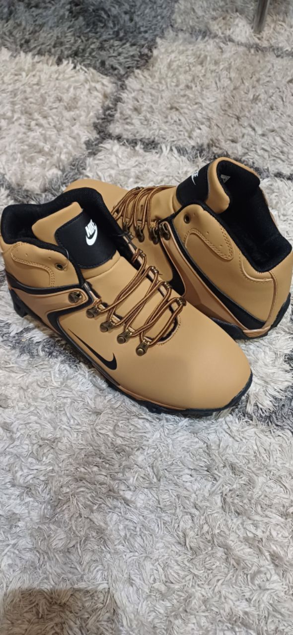 Nowe zimowe buty męskie