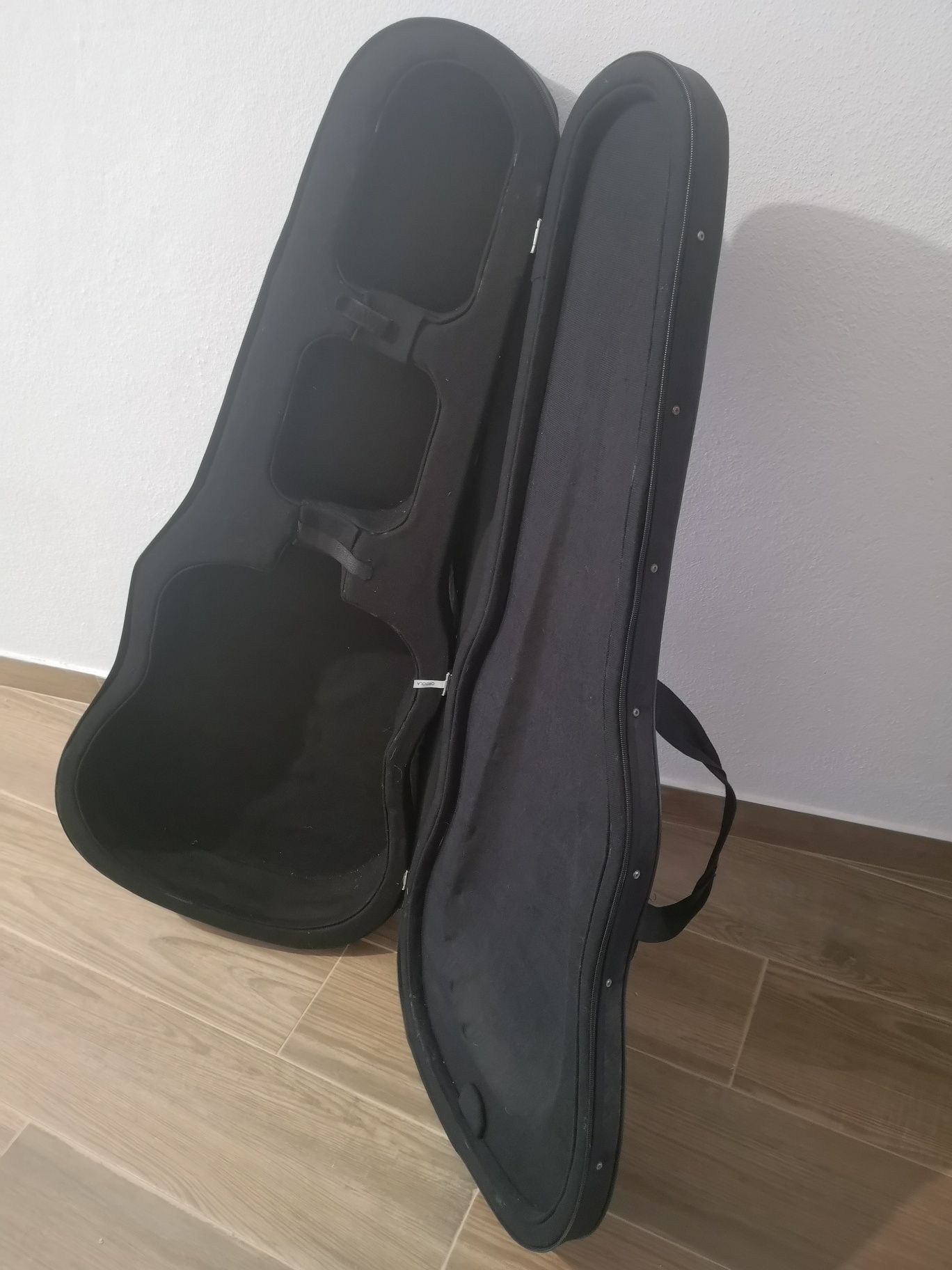 Mala para guitarra acústica