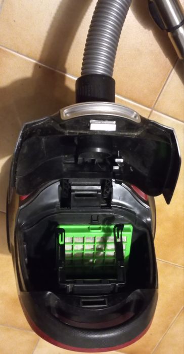 Aspirador Rowenta com boa aspiração