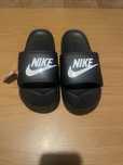 Chinelos Nike.  Novo