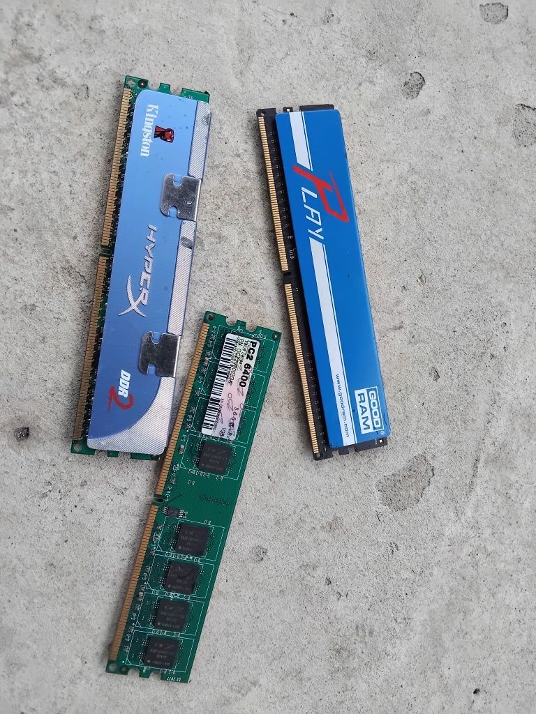 Продаю Оперативна пам'ять Goodram DDR3-1866 4096MB PC3-15000 Play Blue