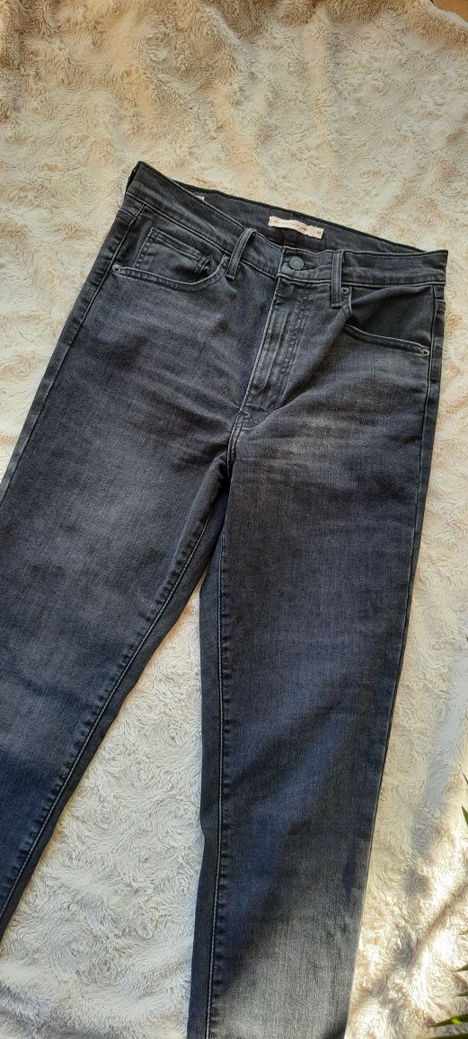 Ciemne spodnie jeansowe Levis W30 L32
