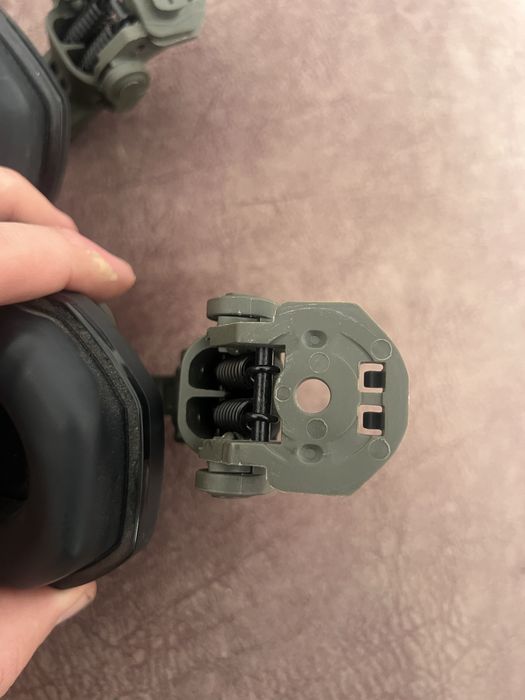 Активні наушники Razor з кріпленням чебурашки