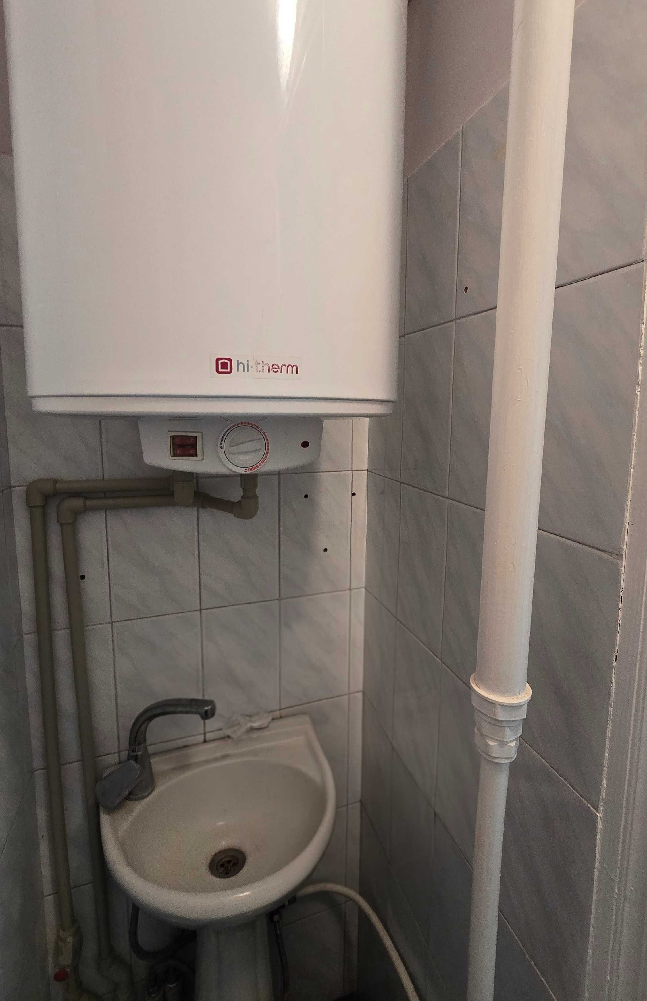 Продам нежилое помещение 52 м2, под офис, магазин, банк. Ак. Королева