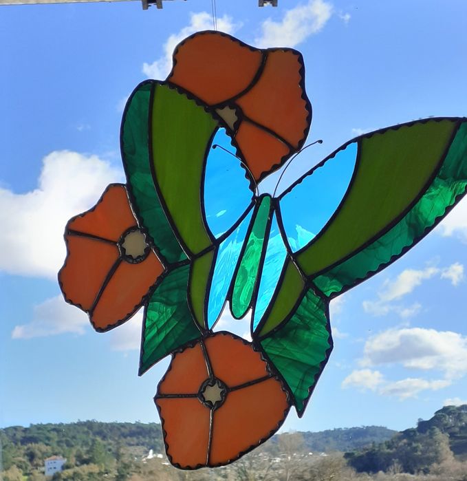 Borboleta em vitral.  31 cm