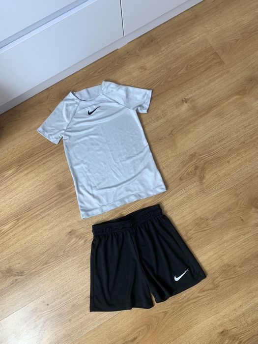 Спортивный костюм nike р.128-134