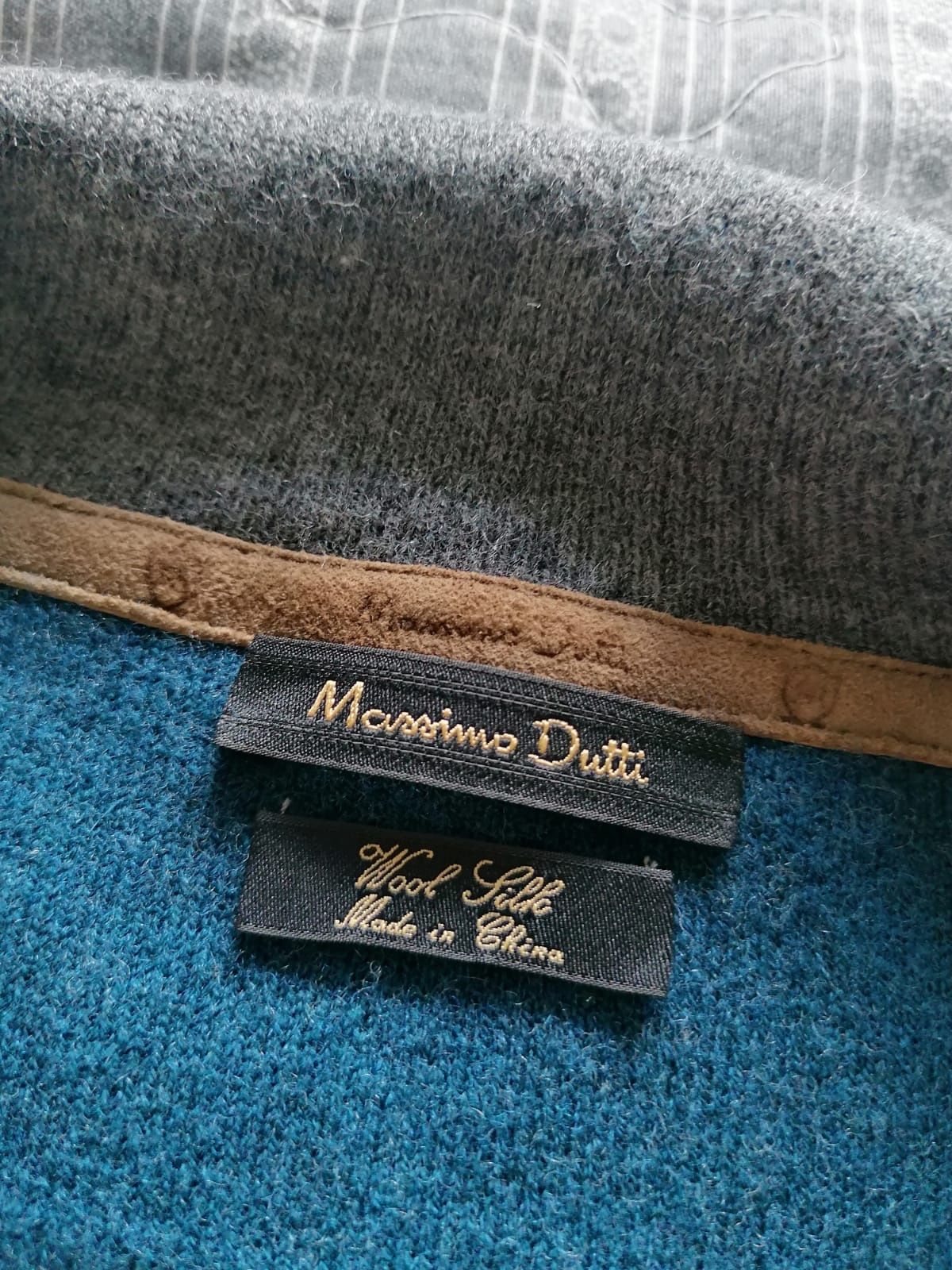 Swetr meski firma Massimo Dutti.