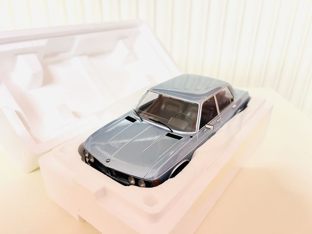 BMW 3.0 E3 KK Scale 1/18 kolor błękitny metallic