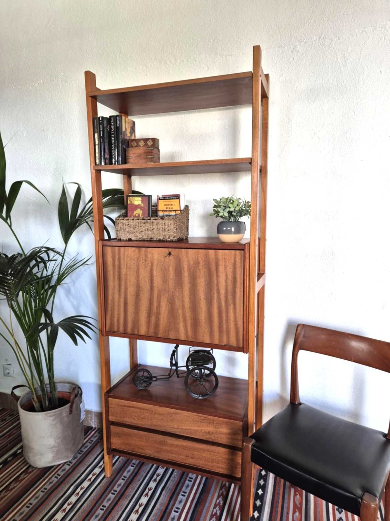 Estante / Prateleira / Livreiro / Bar / Vintage / Olaio
