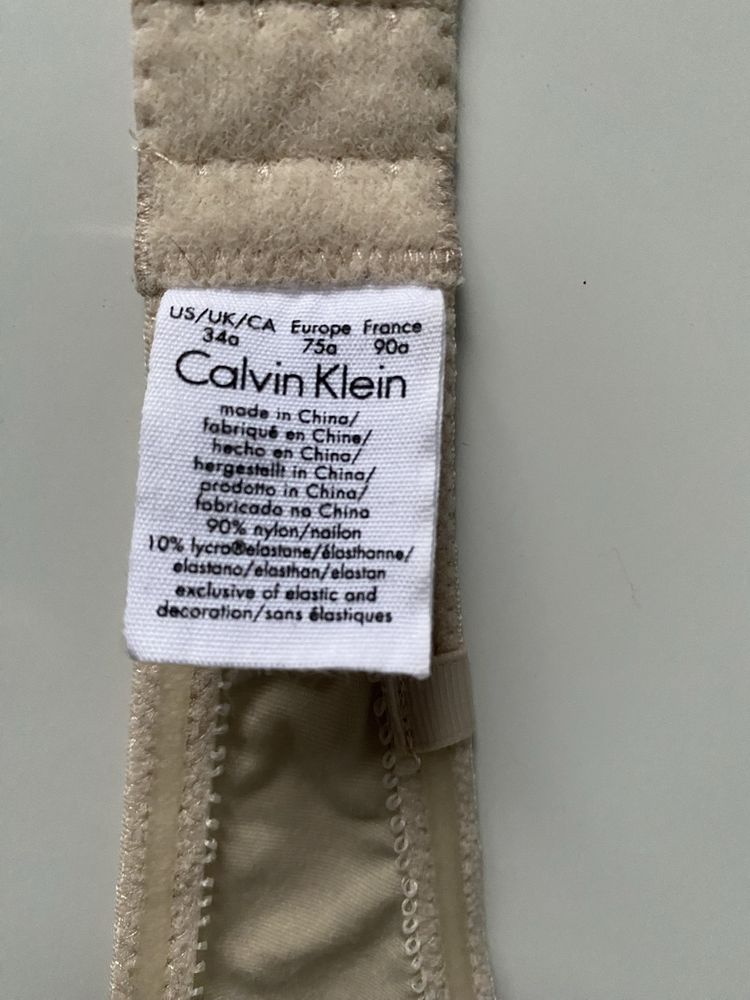 Biustonosz push up bez ramiaczek Calvin Klein 75A