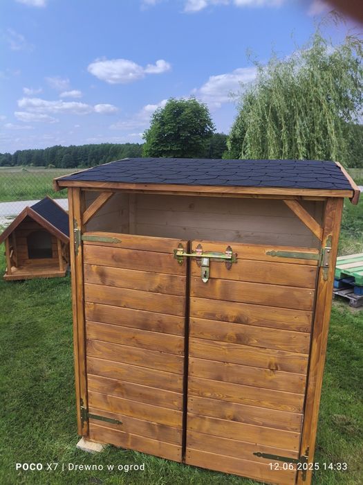 Wiata smietnikowa, schowek drewniany