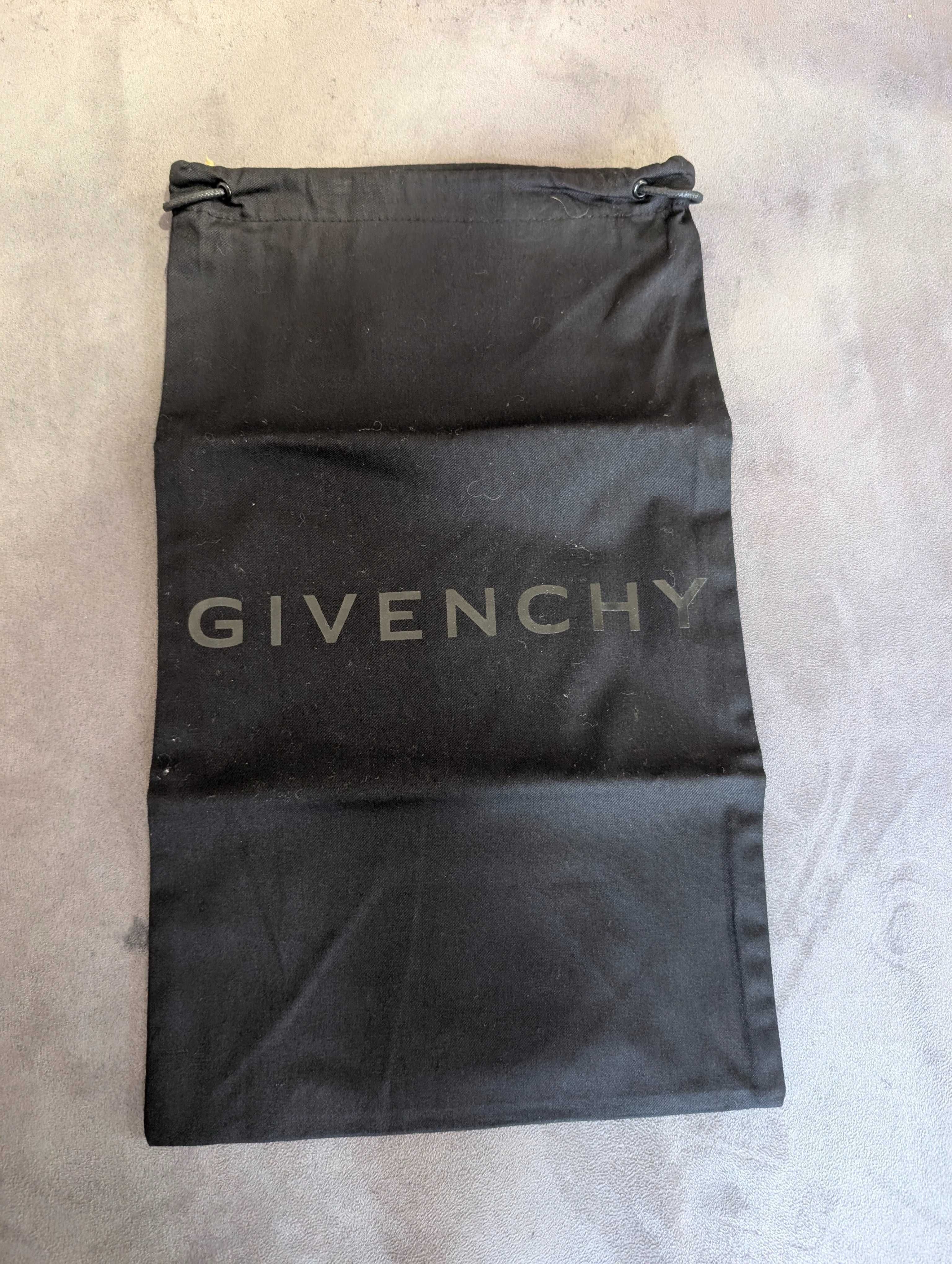 Woreczek Givenchy