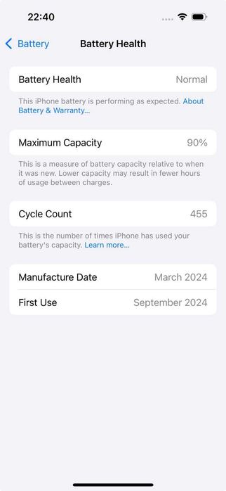 iPhone 15 pro oraz słuchawki iPods pro 2