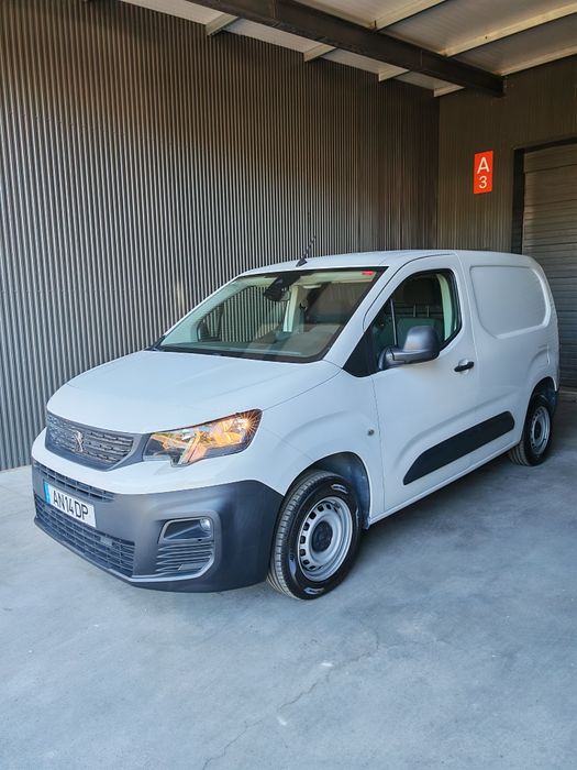 PEUGEOT PEUGEOT Peugeot Partner  1.5 BlueHDi Premium StandardPartner