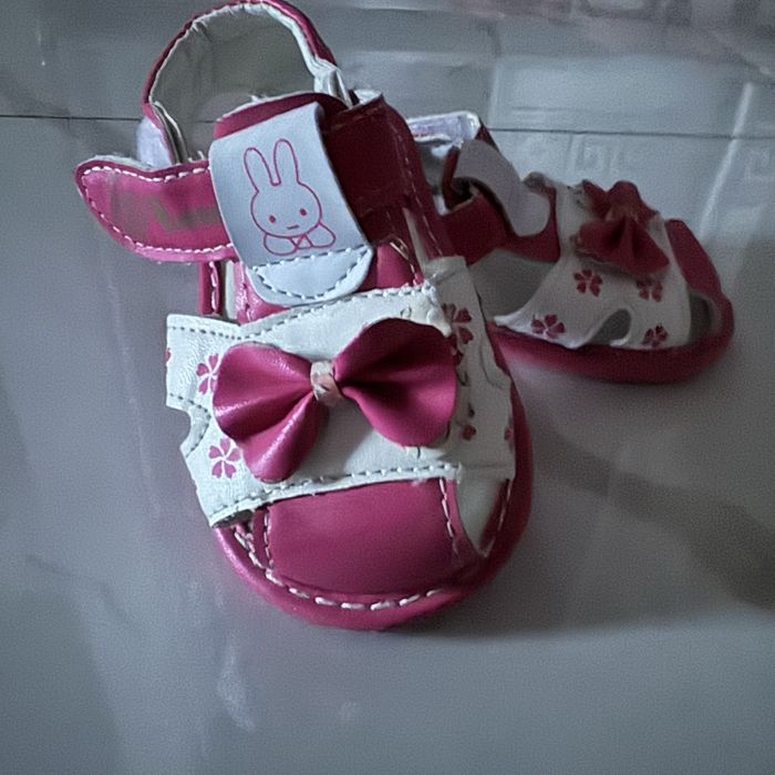 Босоніжки для дівчинки