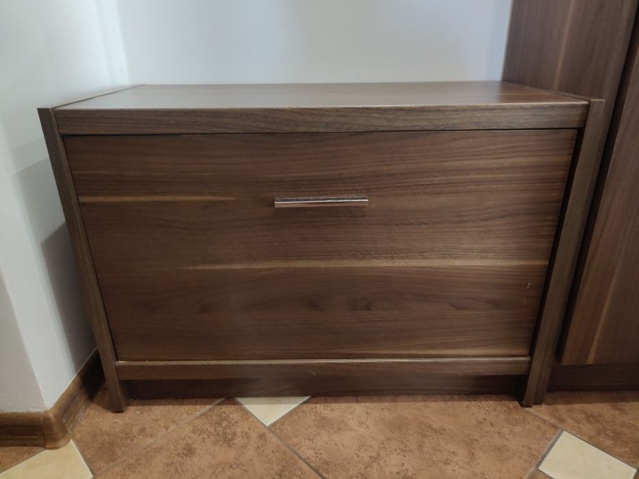 Szafka uchylna na buty, siedzisko