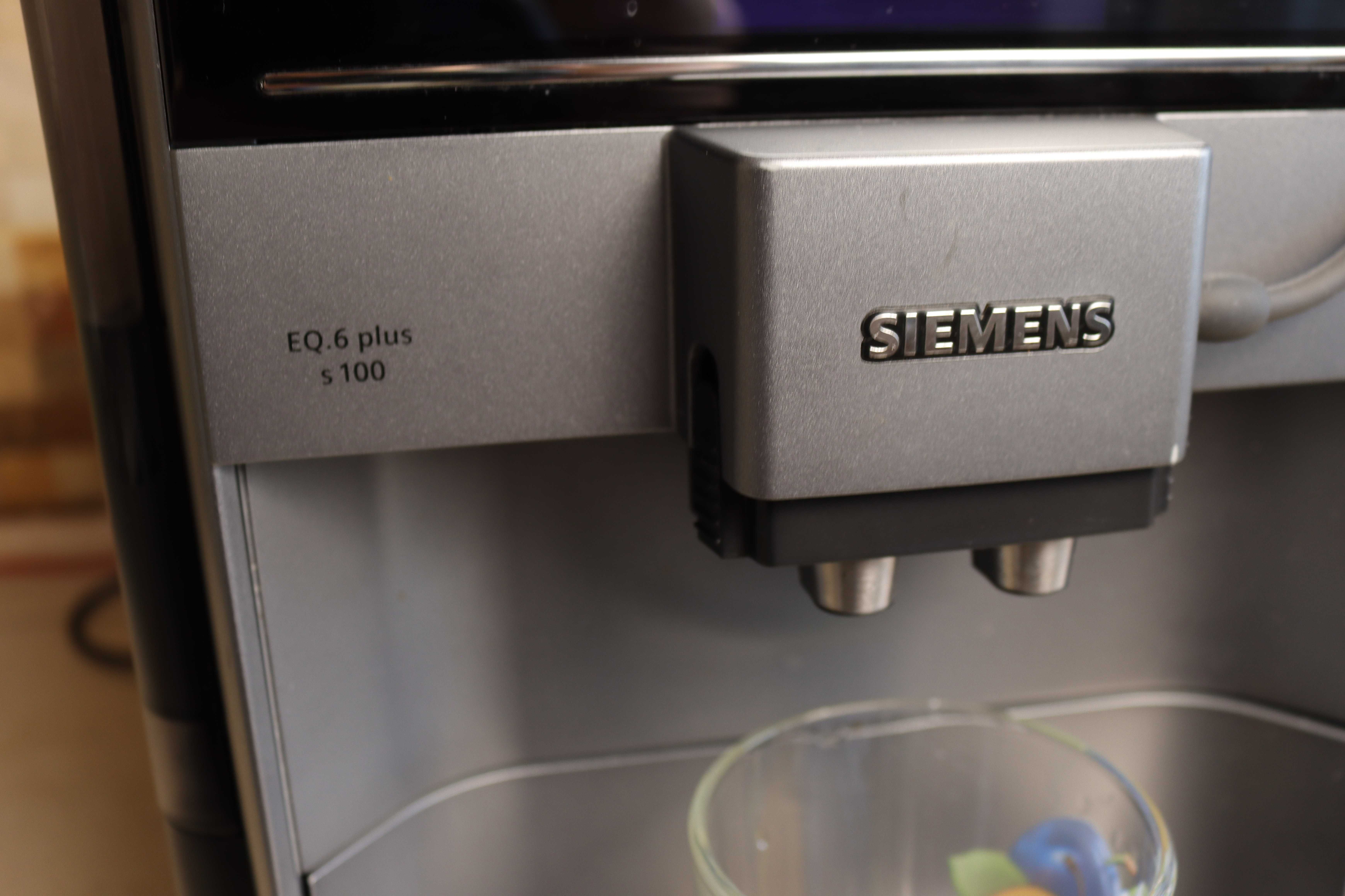 Кавомашина, кавоварка Siemens EQ6 Plus 100