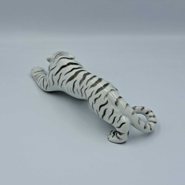 Figurka porcelanowa tygrysa, Ćmielów, lata 60. XX w.