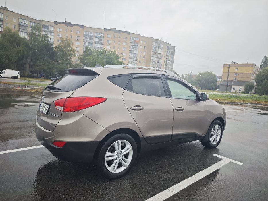Хундай Туксон 2013 Hyundai ix35 Tucson Кросовер Позашляховик