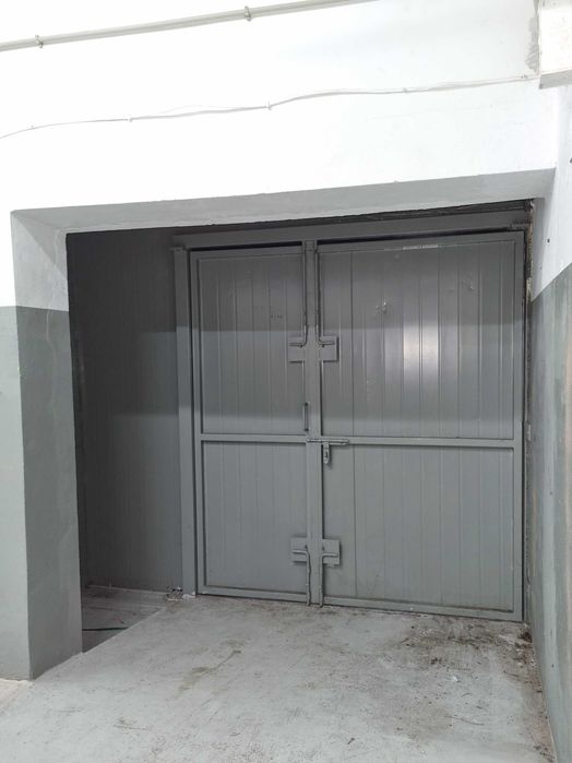 pomieszczenia magazynowo-biurowe