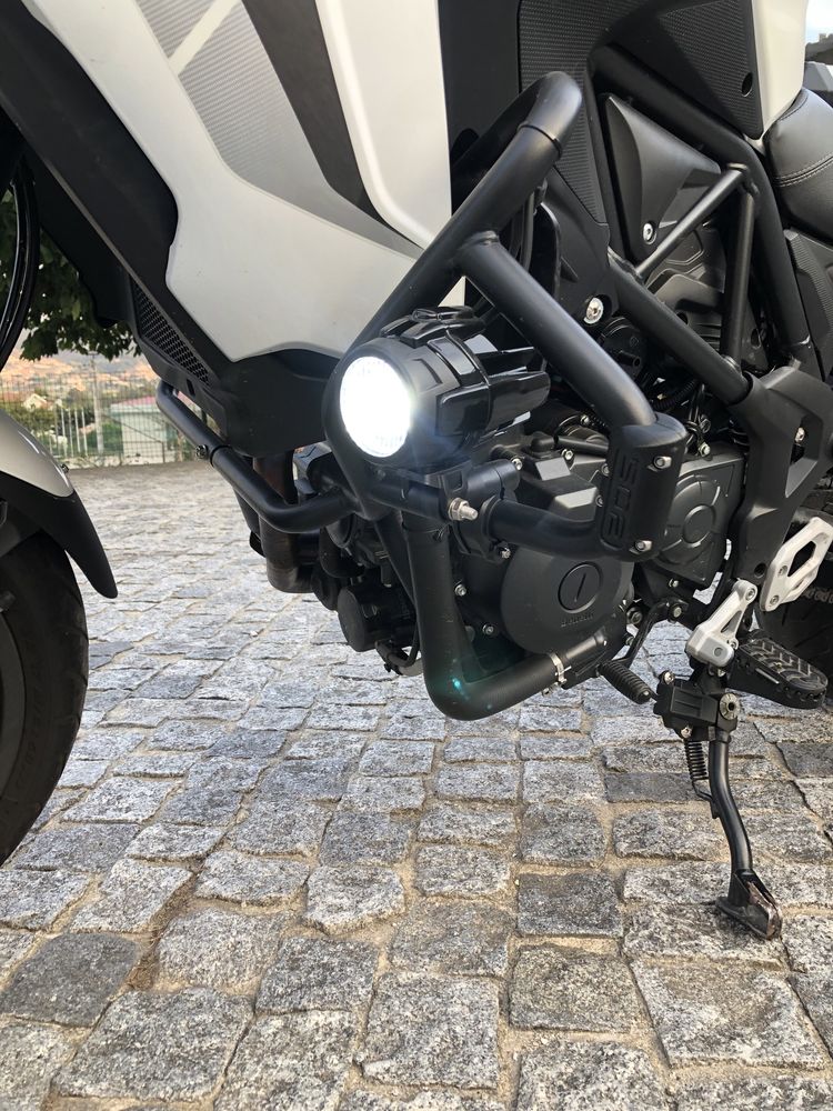 Benelli trk 502.