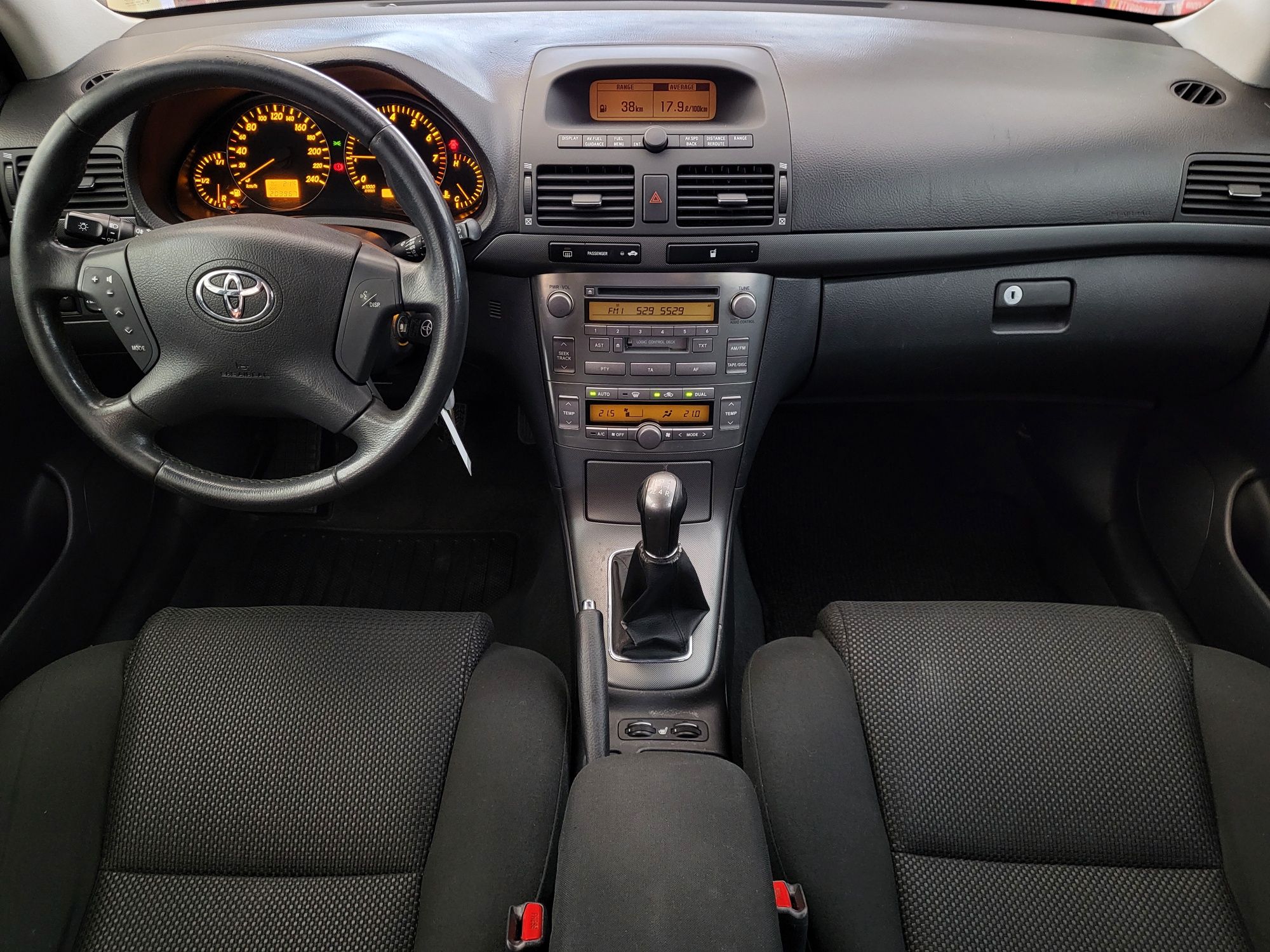 !!! Toyota Avensis 1.8 vvti stan BDB !!!