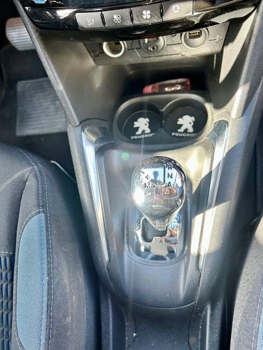 Peugeot 208 1.6hdi Allure Caixa Automática