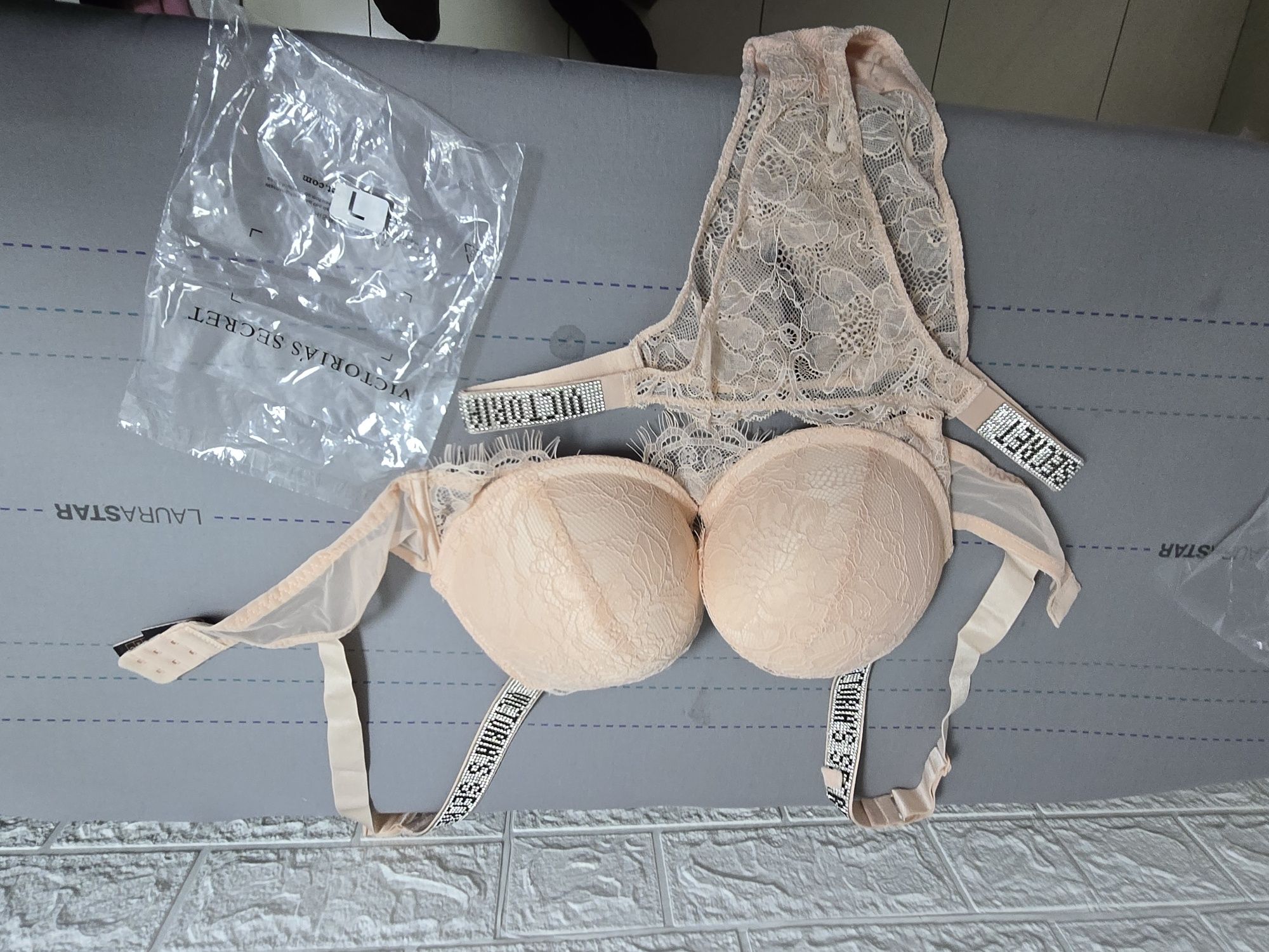 Bielizna Victoria Secret 80 c