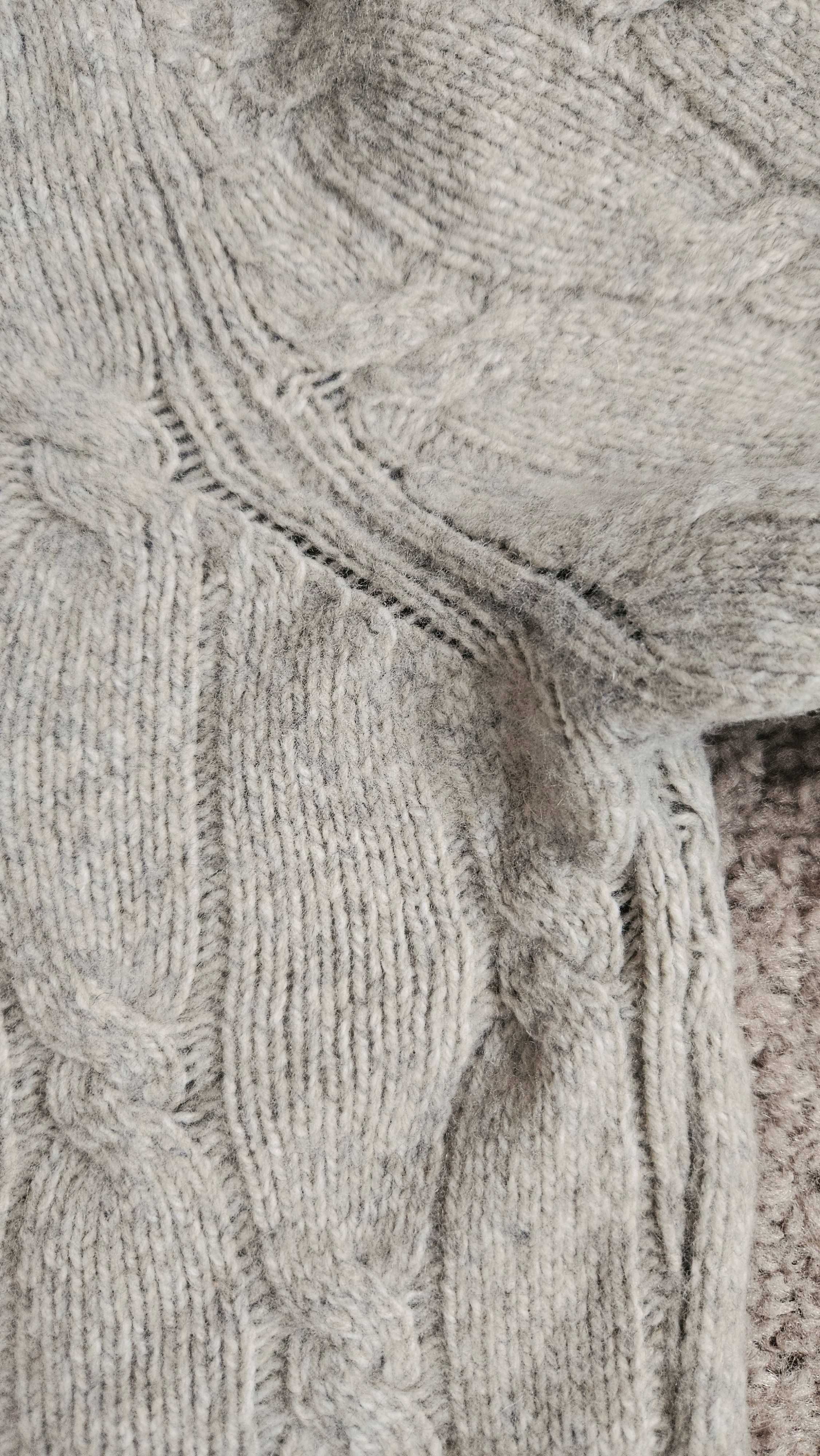 Gruby golf szarobeżowy Massimo Dutti M, wełna+wełna z jaka, małe wady