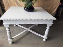 Mesa antiga branco
