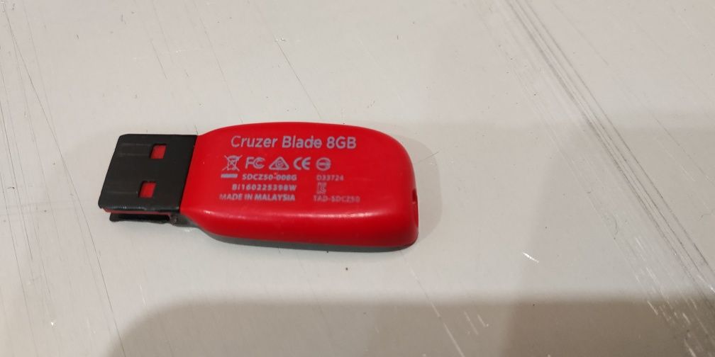 USB флешка SanDisk Cruzer Blade 8 GB