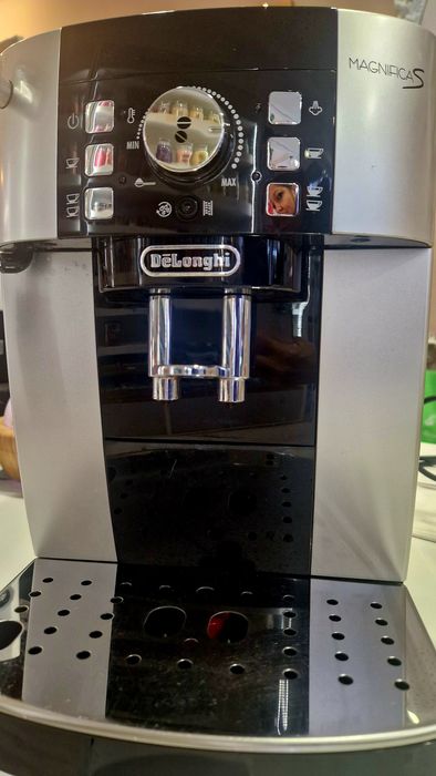 Máquina de café, pouco usada, em ótimo estado.