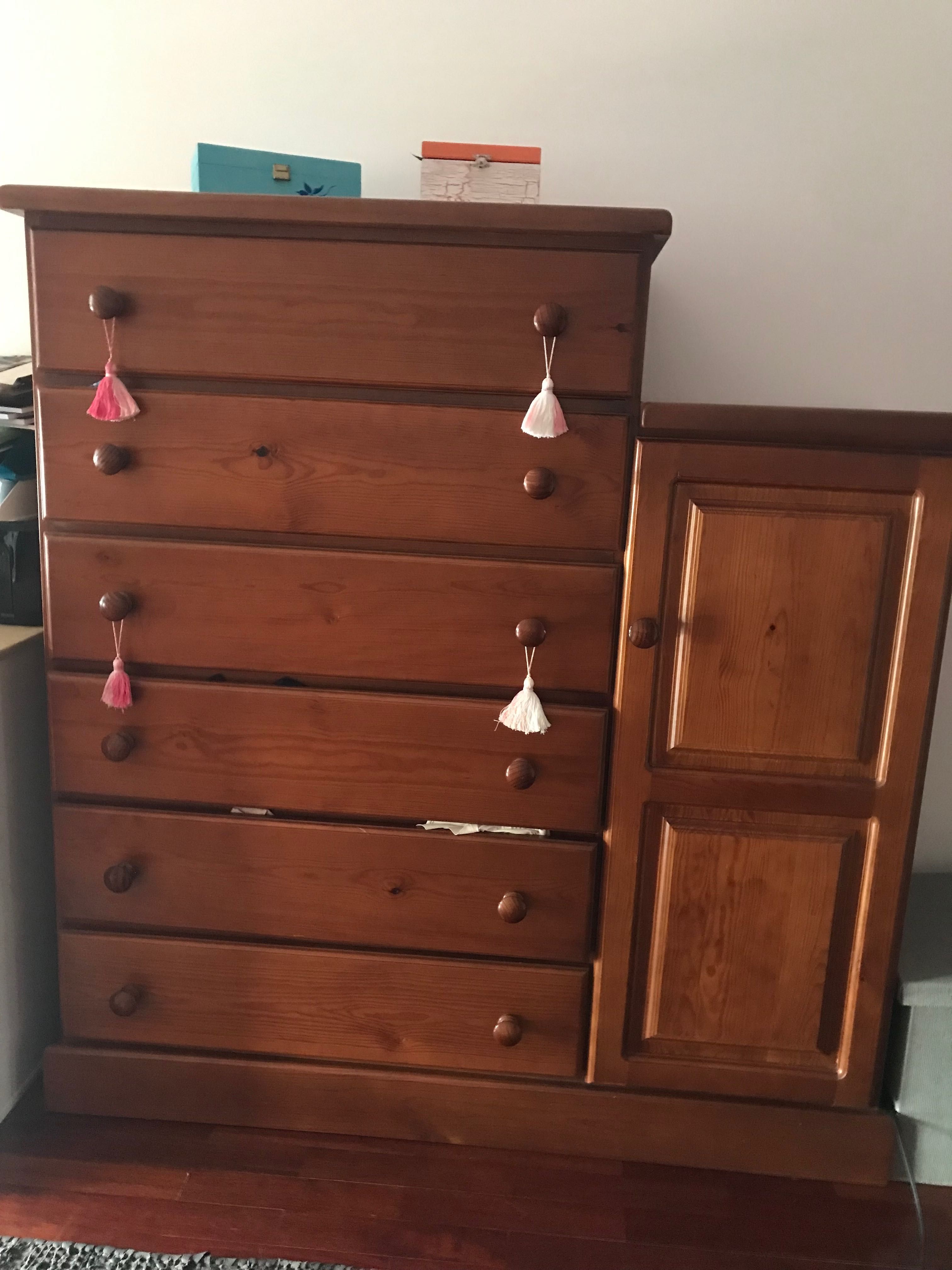 Quarto cama e cómoda