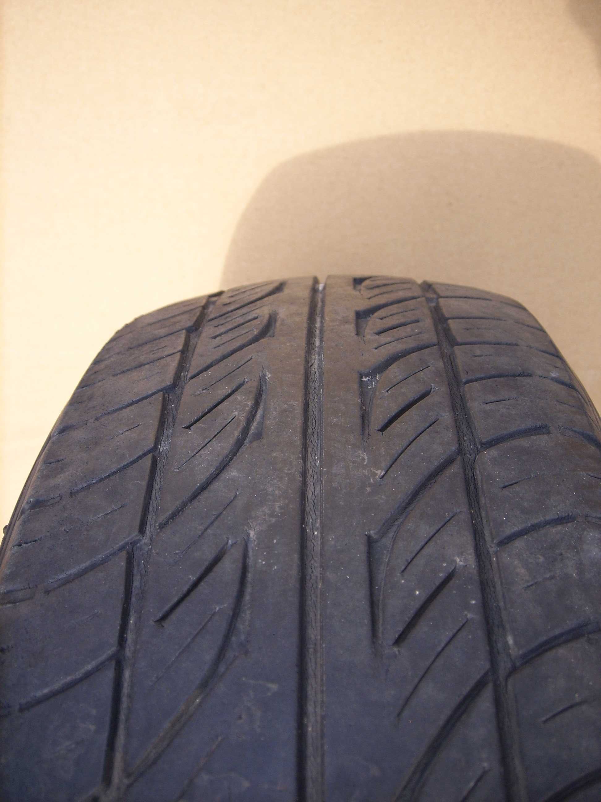 Pneu 165/65R14 Falken Sincera SN828