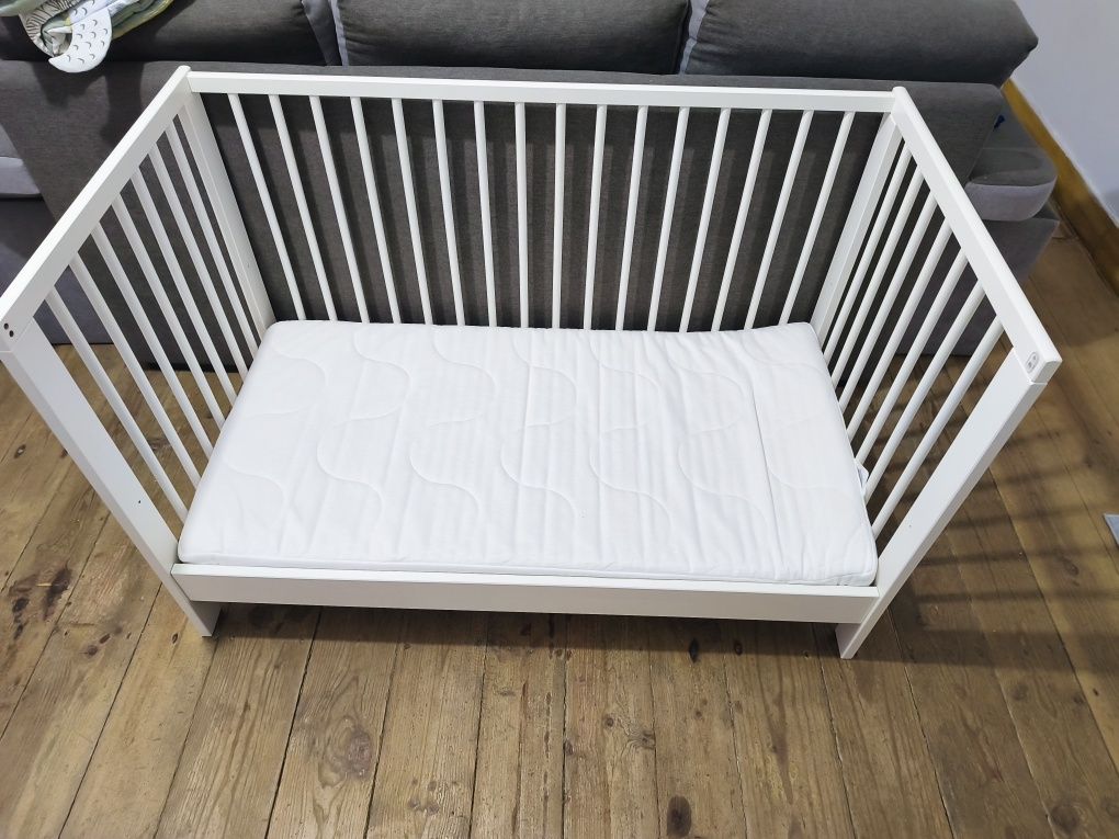 Berço IKEA branco