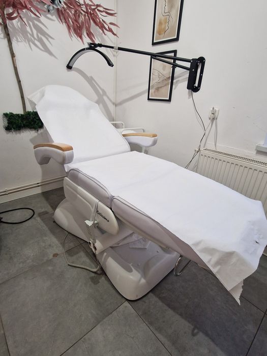 Elektryczne łózko kosmetyczne