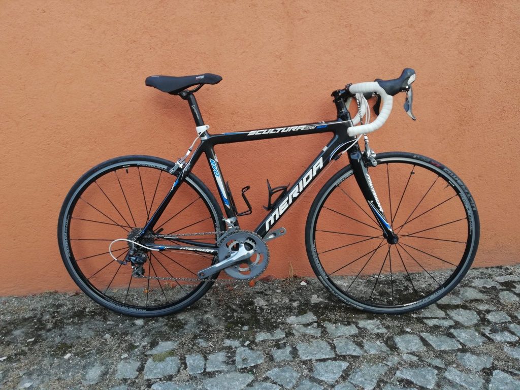 4 bikes, duas em carbono, por encerramento de loja
