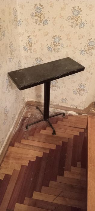 Тумбы под ТВ металлические