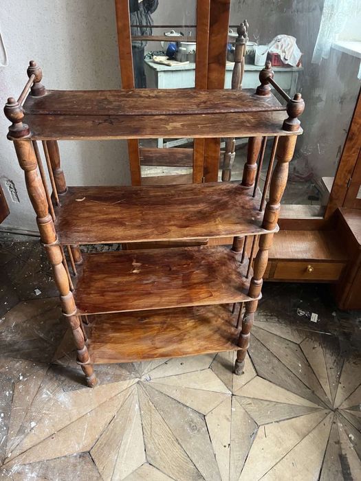 Етажерка. з часів Польщі