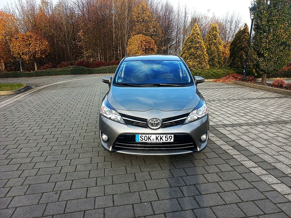 Toyota Verso 1.6 D4D KAMERA Bezwypadkowy Po dużym serwisie 2 x koła
