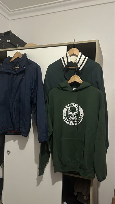 Roupa de homem em bom estado