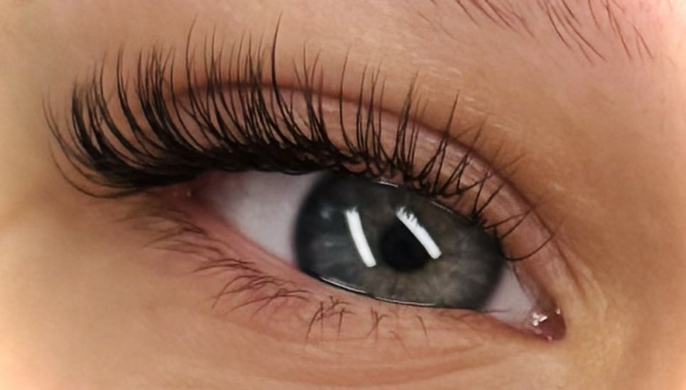 Stylizacja rzęs małe i duże objętości, wet look, wispy!