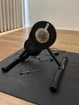 Rolo de Treino Van Rysel D100 + Acessórios (Como Novo)