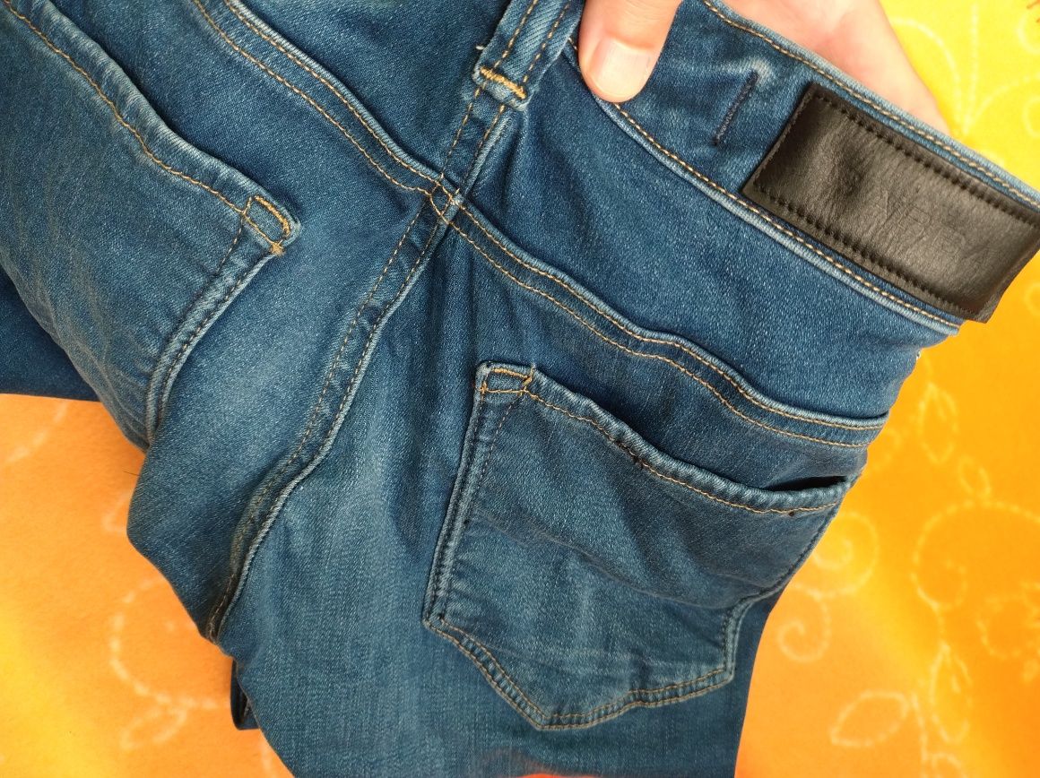 Spodnie męskie dżinsy rozmiar S M 28/32 jack and jones